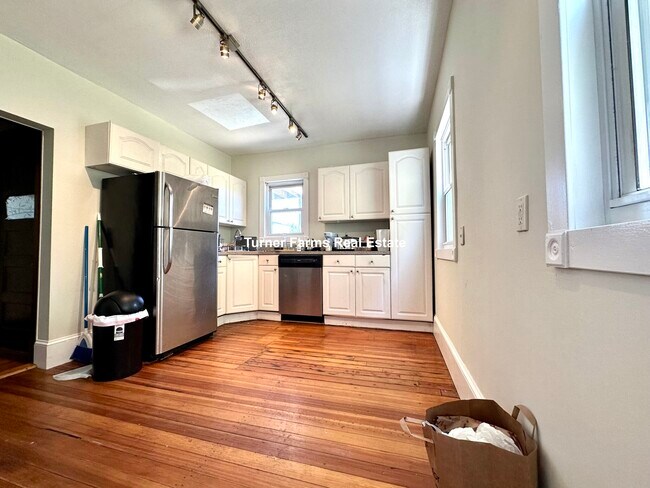 101 Heath St, Unit 1 in Somerville, MA - Building Photo - Building Photo