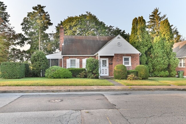 3215 Sunnyside Ave in Harrisburg, PA - Building Photo - Building Photo