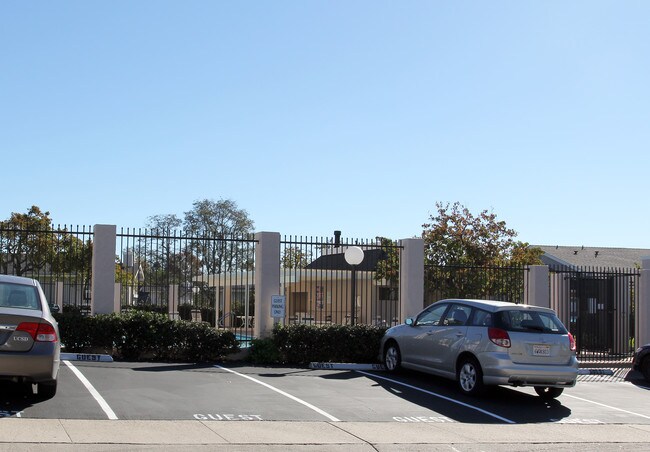 Playmor in San Diego, CA - Foto de edificio - Building Photo
