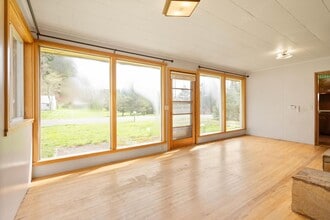 33360 Ferry St in Cloverdale, OR - Building Photo - Building Photo