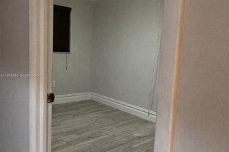 8851 NW 119th St in Hialeah Gardens, FL - Building Photo - Building Photo