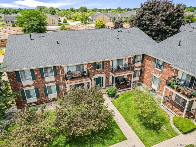 34763 Maple Ln Dr in Sterling Heights, MI - Building Photo - Building Photo