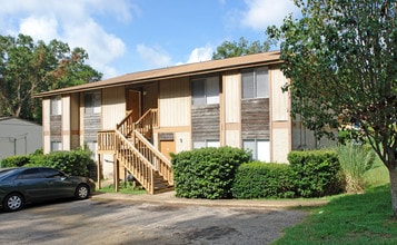 709 Pointe Ct in Tallahassee, FL - Building Photo - Building Photo