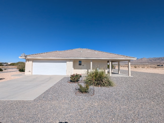 3801 Malibou Ave in Pahrump, NV - Building Photo - Building Photo