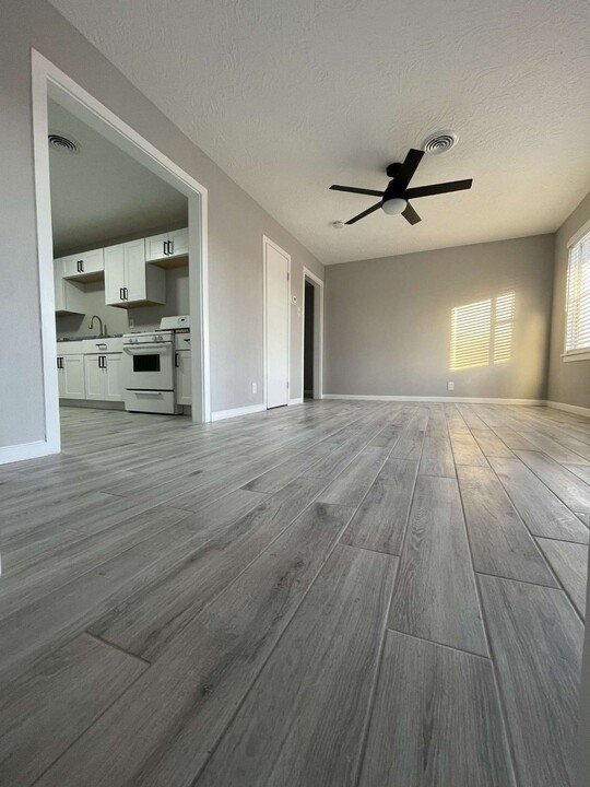 2007 W Juniper St in Roswell, NM - Building Photo
