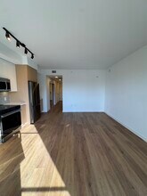 1640 NE 125th St, Unit 522 in North Miami, FL - Foto de edificio - Building Photo