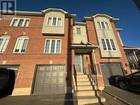 2398 Britannia Rd W in Mississauga, ON - Building Photo
