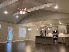 1513 Crestwood Hills Ln in Cave Springs, AR - Building Photo - Building Photo