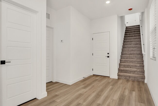 1426 Whistling Kite St in Las Vegas, NV - Building Photo - Building Photo