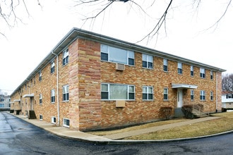 214-222 S Pine Ave in Arlington Heights, IL - Building Photo - Building Photo