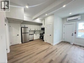 53 Ontario Rd in Welland, ON - Building Photo