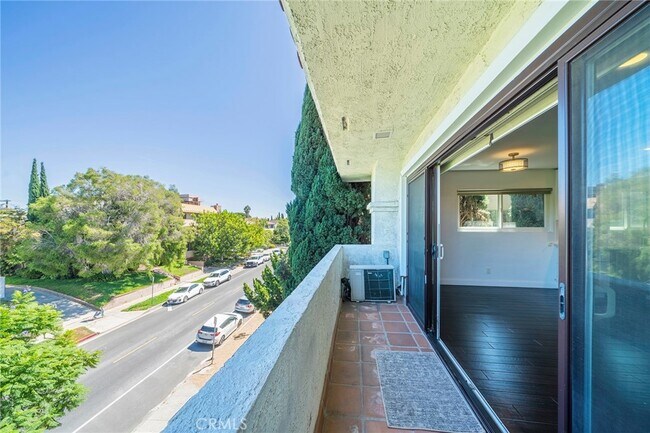 1601 Veteran Ave in Los Angeles, CA - Building Photo - Building Photo