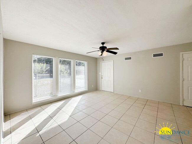317 Kepner Dr NE in Fort Walton Beach, FL - Building Photo - Building Photo