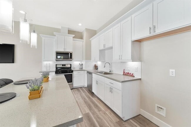 property at 2504 W Tidwell Rd