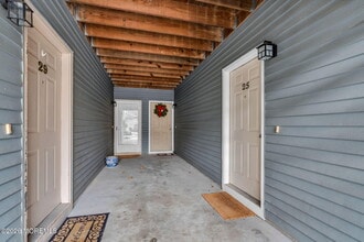 25 Gait Ct in Tinton Falls, NJ - Building Photo - Building Photo