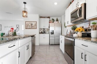 10215 Charlotte Dr. in Parrish, FL - Building Photo - Building Photo