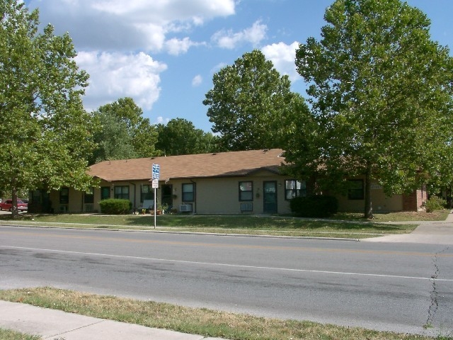 Crown Heights Apartments in Springfield, MO - Building Photo