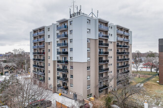 Anchorage Apartments* in Oakville, ON - Building Photo - Building Photo