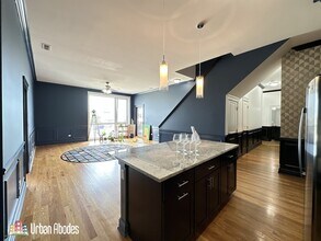 520 N Western Ave, Unit J04W in Chicago, IL - Foto de edificio - Building Photo