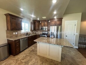 340 Chateau Dr in Idaho Falls, ID - Building Photo - Building Photo