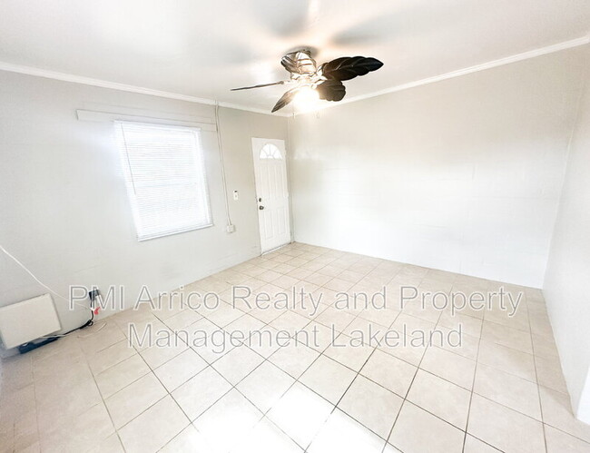324 Pearl St in Lake Wales, FL - Foto de edificio - Building Photo