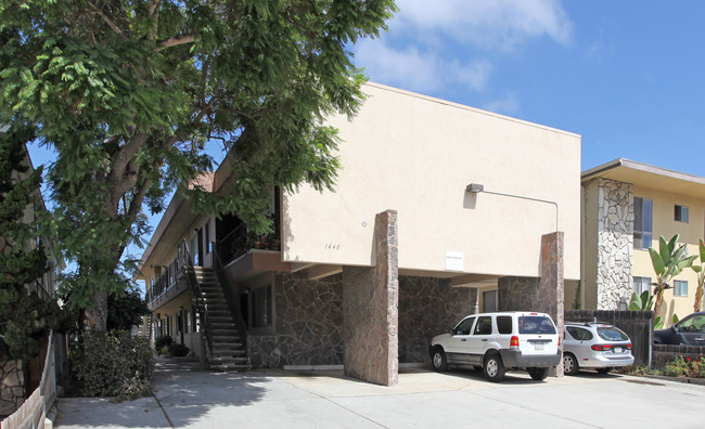 1440 Robinson Ave in San Diego, CA - Foto de edificio - Building Photo