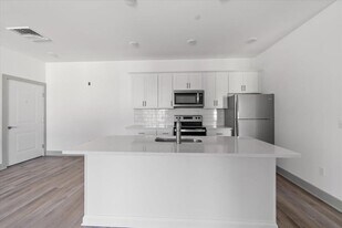75 Forester Ave, Unit 235 in Warwick, NY - Building Photo