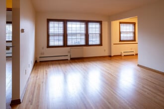 The Heritage Apartments in Edina, MN - Building Photo - Building Photo