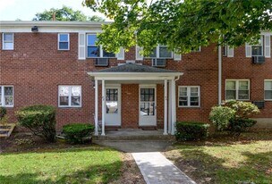 42 Abner Ct in Bridgeport, CT - Building Photo