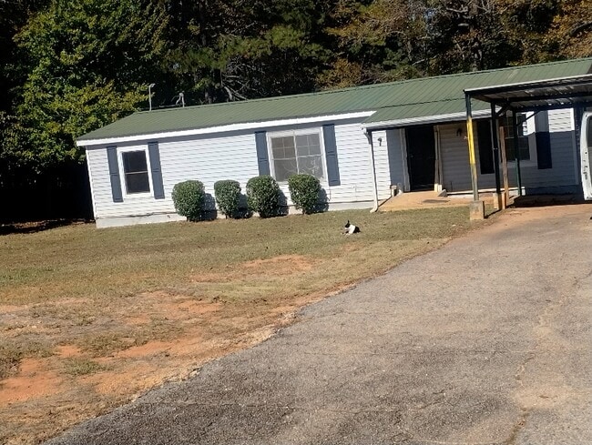 210 Wares Cross Rd in Lagrange, GA - Building Photo - Building Photo