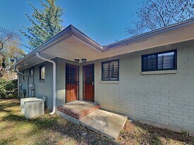 1332 Eubanks Ave in East Point, GA - Building Photo