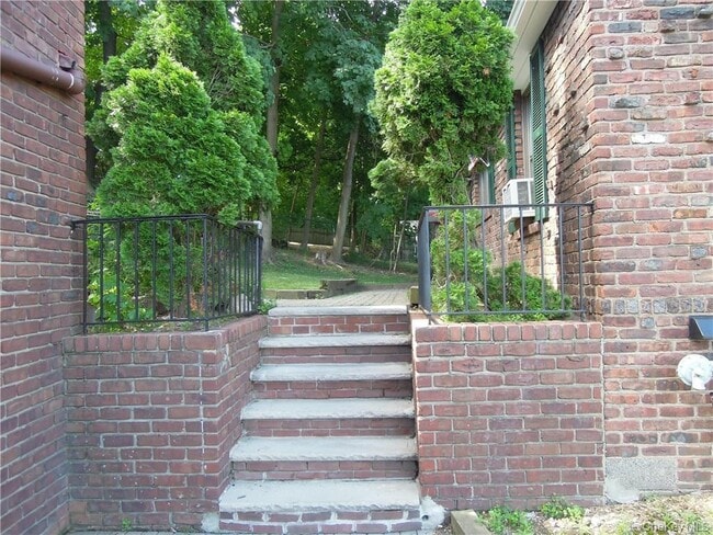 property at 49 Congers Rd
