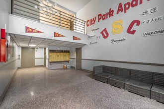 City Park Apartments in Los Angeles, CA - Building Photo - Lobby