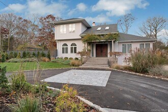 35 Bay Ave W in Hampton Bays, NY - Building Photo - Building Photo