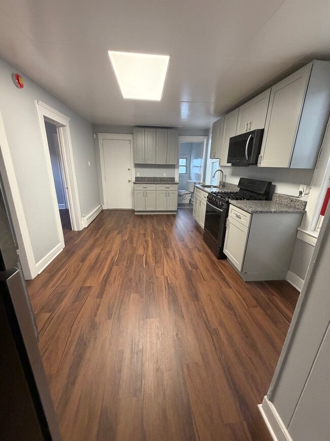 738 Edgar Rd, Unit 2 in Elizabeth, NJ - Building Photo - Building Photo