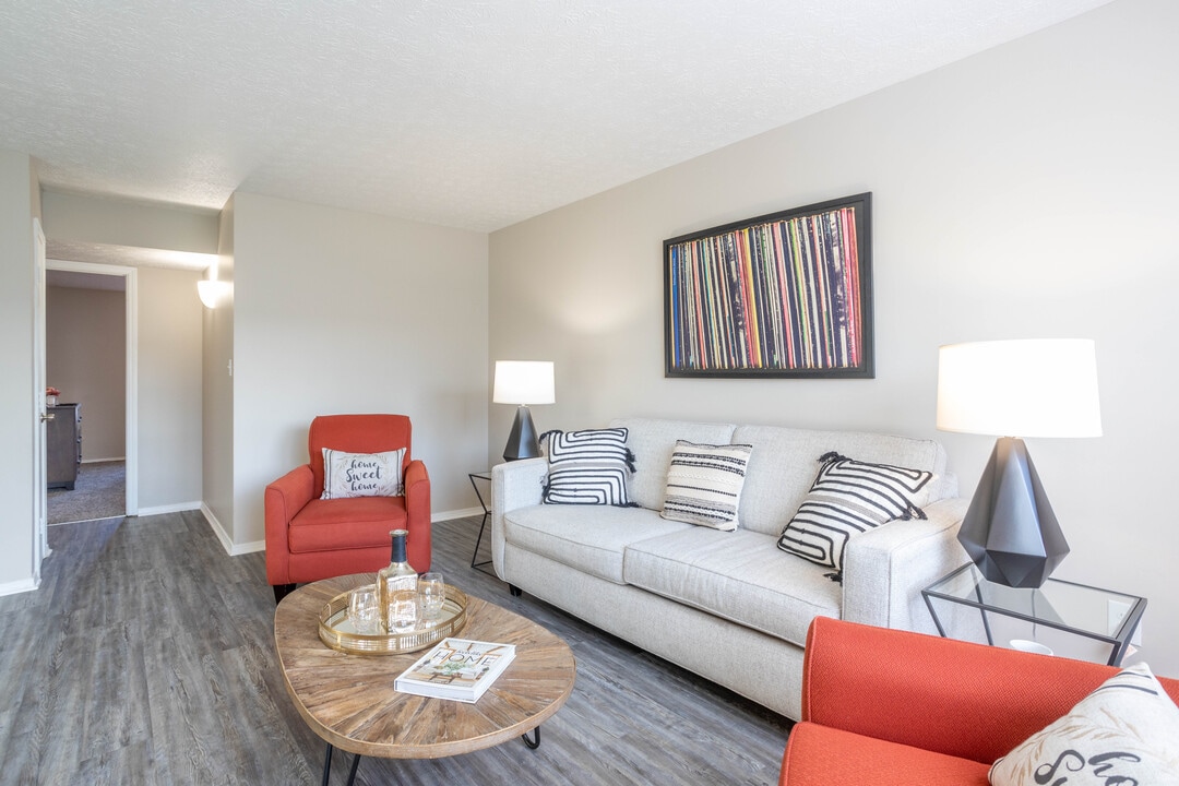 Courtyard Apartments in Clarksville, IN - Foto de edificio