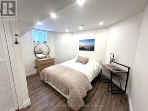32 Amberview Dr in Georgina, ON - Building Photo - Building Photo