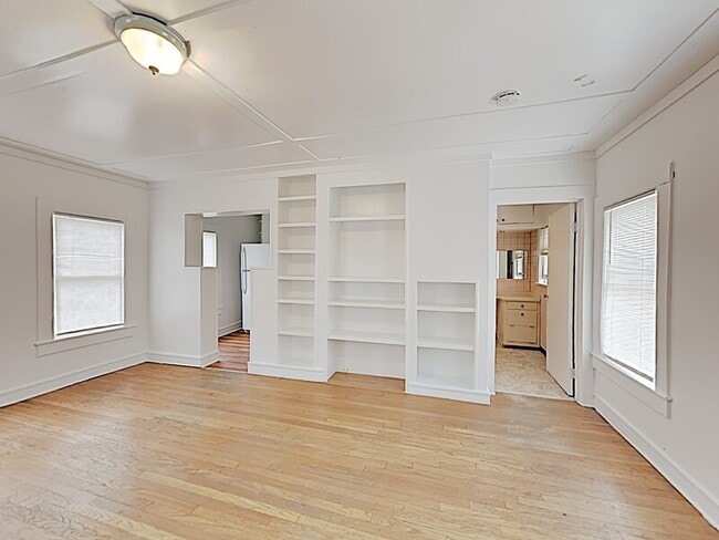 3333 W 6th St, Unit Garage in Fort Worth, TX - Building Photo - Building Photo