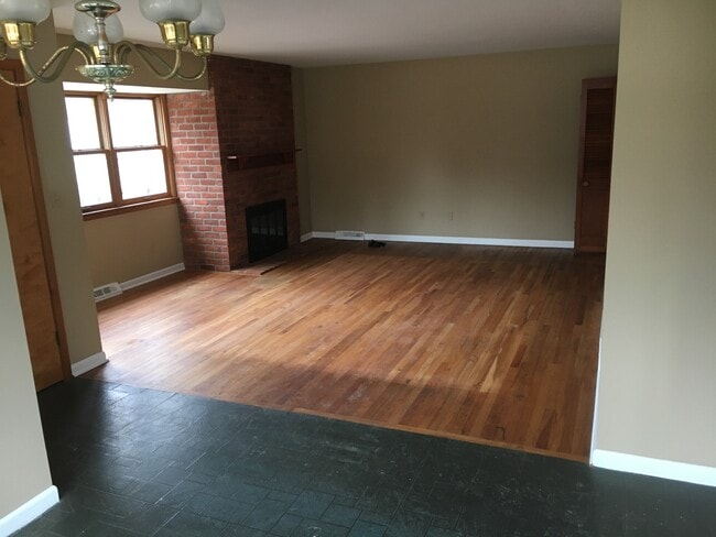 1065 North 6th Street in St Clair, MI - Building Photo - Building Photo