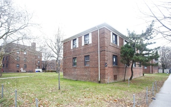 Clarendon Gardens in Brooklyn, NY - Building Photo - Building Photo