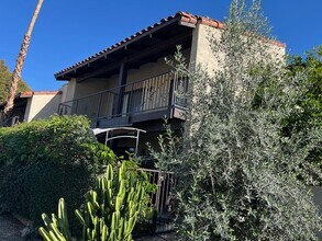 451 E Via Carisma, Unit 72 in Palm Springs, CA - Foto de edificio - Building Photo