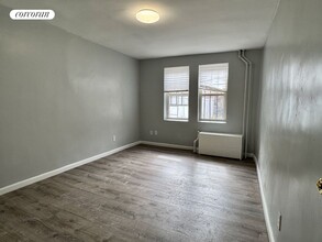 156 Cornelia St in Brooklyn, NY - Foto de edificio - Building Photo