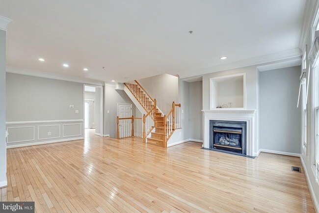 8872 Ashgrove House Ln in Vienna, VA - Building Photo - Building Photo