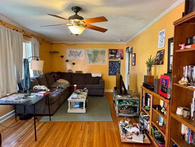 410 S Greensboro St in Carrboro, NC - Building Photo - Building Photo