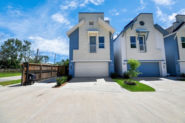 1053 Glenn Ave in Houston, TX - Building Photo - Building Photo