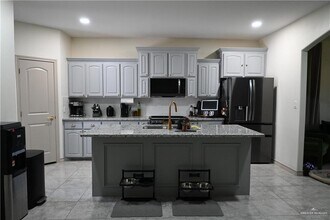 6 N 26th Dr in Hidalgo, TX - Building Photo - Building Photo