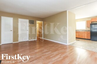 208 Crestwood Dr in New Whiteland, IN - Building Photo - Building Photo