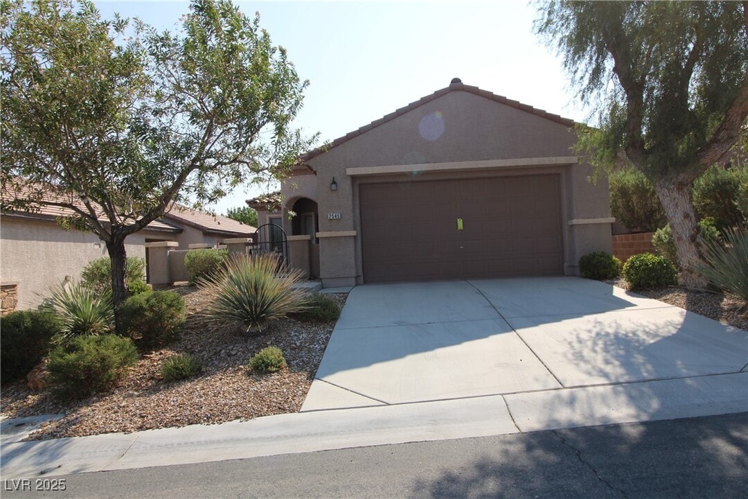 2545 Rue Royale St in Henderson, NV - Building Photo