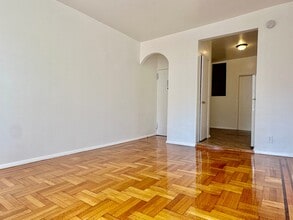 1585 First Avenue in New York, NY - Building Photo - Building Photo