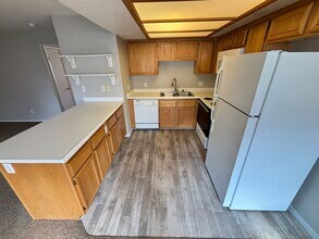 8410 Eldora Ave in Las Vegas, NV - Building Photo - Building Photo